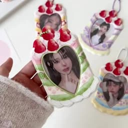 Fashion Cartoon Strawberry Cake Bag Pendant 3-Inch Card Holder Cute Girls Idol Photo Storage Card Bag Decoration Keychain Gifts