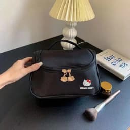 Portable, hangable travel skincare and makeup storage bag, large-capacity cosmetic bag, Sanrio waterproof portable toiletry bag,