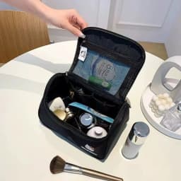 Portable, hangable travel skincare and makeup storage bag, large-capacity cosmetic bag, Sanrio waterproof portable toiletry bag,
