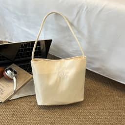 Embroidered Small Square Bag, Bucket-Shaped Nylon Fashion Trendy Commuter Japanese-Style Bucket Bag, New Spring/Summer Single-Shoulder Bag