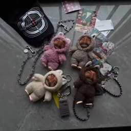 Hilarious Ye Meme Keychain Layeye Keychain Basketball Star Meme Plush Pendant Funny Rapper Bag Accessory Fans Backpacks Gifts