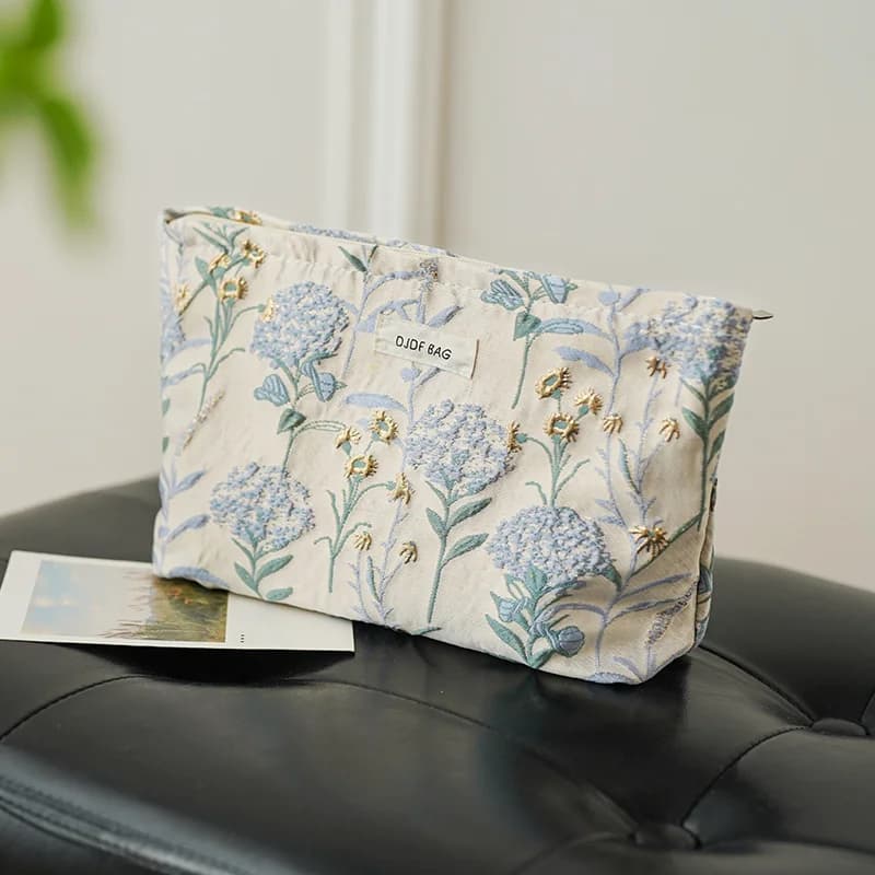 Blue Bouquet Women Makeup Bag, Large Capacity Canvas Toiletry Bag-for Sanitary Napkin & Makeup Supplies Storage,Travel Organizer