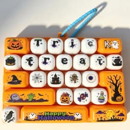 Portable 26 Grid Keyboard Keychain Pendant for Bags Backpacks Halloween Costume Accessory Decompression Fingertip Sensory