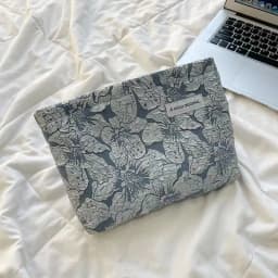 Pink Floral Embossed Portable Bag, Stylish Beautiful Cosmetic Bag, Large Capacity Simple Storage Bag, Suitable for Everyday Use