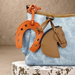 Horse Head Horseshoe Bag Charm, Equestrian Purse Accessory Gift, Handmade PU Leather Pony Ornament for Bags, Vintage Horse Gifts