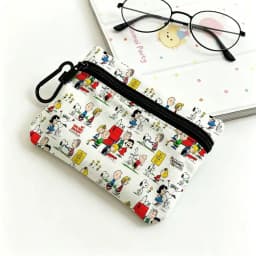 Cartoon Snoopy Lightweight Oxford Fabric Coin Purse With Black Carabiner Hook Mini Card Holder Earphone Storage Pouch