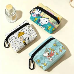 Cartoon Snoopy Lightweight Oxford Fabric Coin Purse With Black Carabiner Hook Mini Card Holder Earphone Storage Pouch