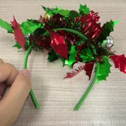 Holiday Christmas Headband, Red and Green Ball Headband Decoration - Suitable for Holiday Parties and Gift Giving
