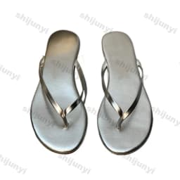 Women Flip Flops 2026 Summer New Comfortable Breathable Soft Bottom Beach Muje Lightweight Fashion Outdoor Slip on Casual Flats
