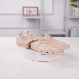 Men's and Women's Shoe Trees Twin Tube Adjustable New Zealand Pine Wood Shoe Tree