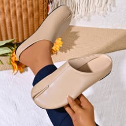 New Fashion Tabi Ninja Flats Leather Split Toe Flat Slippers Woman Cozy Loafers Female Summer Low Heels Ladies Muller Shoes