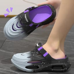 Stepping on shit hole shoes men's 2026 new summer wear sports trend thick-soled non-slip deodorant breathable sandals
