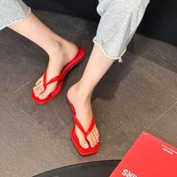 2026 New Women's Crystal Jelly Slippers Low Wine Glass Heel Toe Post Square Toe Sandals Casual Summer Beach Flip Flops