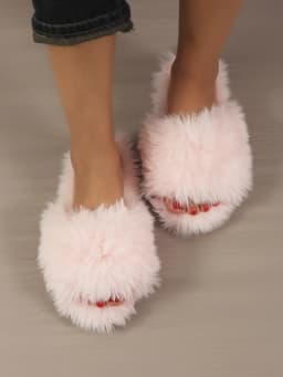 Women's Indoor Slippers 2025 Autumn and Winter New Faux Fur Home Lazy Shoes Soft Sole Girls Fashion Warm Fluffy Slides