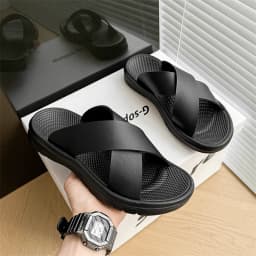 Men's Fashionable Summer Clogs Non-Slip Thick Sole Wear-Resistant Lightweight Comfortable Slip-On Slippers Beach Casual Sandals