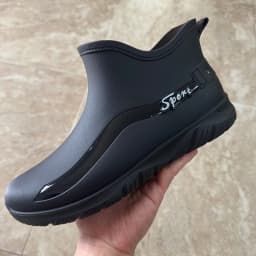 Men's Fashionable Anti-Slip Rain Shoes