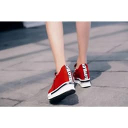 2024 New Platform Sneakers Women Shoes Red Casual Shoes Comfortable Heels Black Canvas Shoes Women Invisible Wedge Sneaker