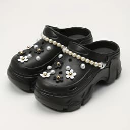 Fashion EVA Clogs, Removable DIY Platform Height-Boosting Clogs with Pearl Chains, Pearls & Black-White Flower Charms, All-Seaso