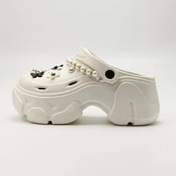Fashion EVA Clogs, Removable DIY Platform Height-Boosting Clogs with Pearl Chains, Pearls & Black-White Flower Charms, All-Seaso