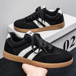 A Pair of Skateboard Shoes, Shoes for men,German Training Shoes, Men's tennis shoes,Men'S Fashionable Sports And Leisure Shoes,
