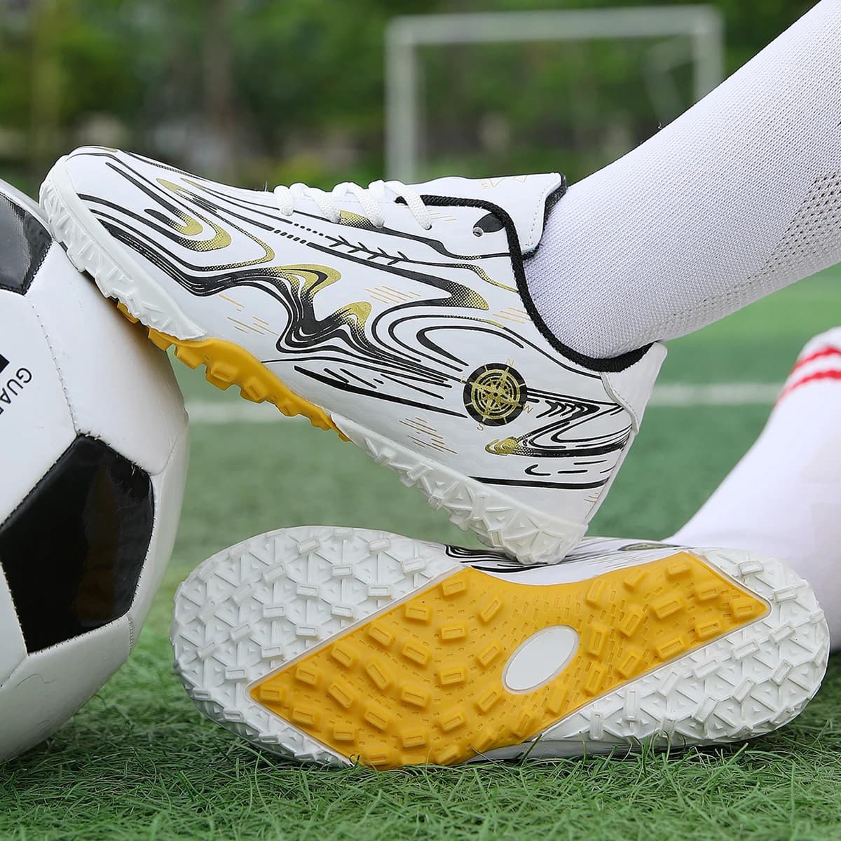 Men Women Soccer Cleats TF Studs Football Boots Breathable Non Slip Training Shoes For Artificial Grass Outdoor Sports Sneakers