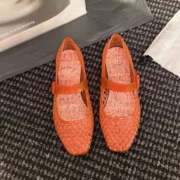 French Hollow Sandals for Women's Summer Fashion with a Single Buckle and Breathable Flat Bottom Crystal Sole