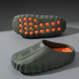 Men's Lightweight Outdoor Slippers Soft Thick Sole Breathable Sandals Non-Slip Summer Beach Slides for Casual Home Bathroom Use
