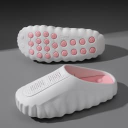 New Men's Slippers Outdoor Soft Thick Sole Slides Breathable Sandals Non-Slip Bathroom Slippers Lightweight Summer Beach Sandals