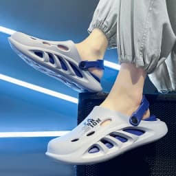Summer Men‘s Outdoor Sandals Slippers Beach Comfortable Thick Soft Sole Clogs Men Casual Shoes Garden Shoes Mens Beach Sandals