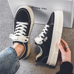 Spring New Men's Breathable Casual Thick-Soled Low-Top Fashion Versatile Black Basic Canvas Shoes Trendy Skateboard Shoes Suitable for Outdoor Sports and Daily Wear