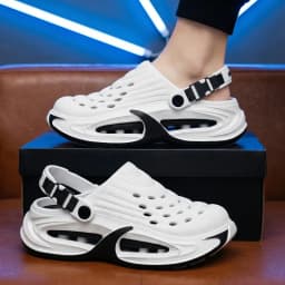 New hole shoes for men in summer, thick soled, non slip, breathable driving sandals, durable and fashionable beach shoes