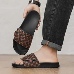 Design Fashion Slippers Comfortable Lightweight Breathable Suitable for Home Leisure Travel Personalized and Practical Outdoor