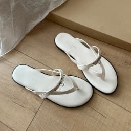 2026 New Fashion Casual Slip-On Flat Bottom Sandals with Lock Buckle for Beach Vacation Women Breathable Comfortable PU Leather