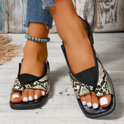 New Summer Women's Genuine Leather Open-Toe Sandals Fashionable Flat Square-Toe Sandals 2026 Retro Outdoor Beach Casual Sandals
