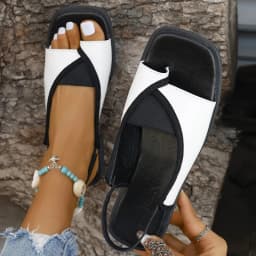 New Summer Women's Genuine Leather Open-Toe Sandals Fashionable Flat Square-Toe Sandals 2026 Retro Outdoor Beach Casual Sandals