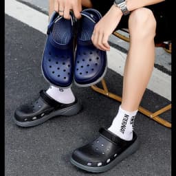New men's large size Internet celebrity fashion trend double color hole shoes summer sports beach cool slippers
