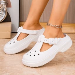 A Pair of New Women's Slippers, Wear-Resistant, Non-Slip, Sporty, Comfortable, Simple and Fashionable Women's Shoes for Outdoor Wear