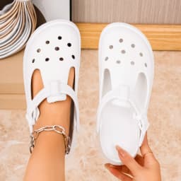 A Pair of New Women's Slippers, Wear-Resistant, Non-Slip, Sporty, Comfortable, Simple and Fashionable Women's Shoes for Outdoor Wear