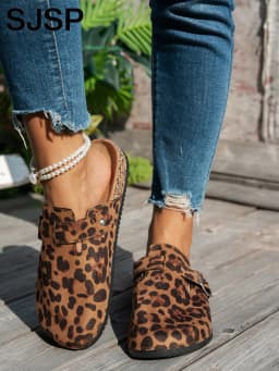 2025 New Women's Casual Autumn and Winter Outdoor Activity Shoes with Animal Prints, Leopard Print, Cow Print, New Mule Shoes, Slip-On Slippers, Outdoor Flat Beach Shoes, Trendy Fashion Animal Print Cow Print Leopard Print Cork Sole Sandals Suitable for All-Season Outdoor Activities
