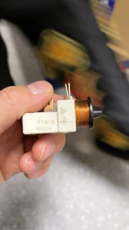 100% brand new original danfoss startup capacitor 117 u5017 117 u5015 u5014 117/5018/5012/5373/5372/5381/5069/5007/5079/5038/506