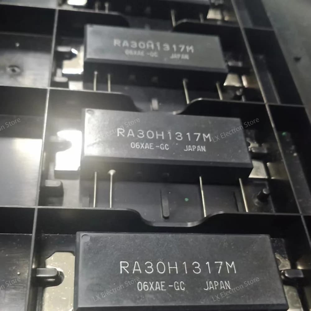 RA30H1317M 30-watt RF MOSFET Amplifier Module for 12.5-volt mobile radios that operate in the 135- to 175-MHz range
