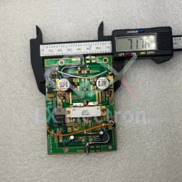 1pcs 300W high-power RF amplifier board, single BLF878 transistor. Frequency: 400-900MHz, input 2.4W (21dB) 42Vdc