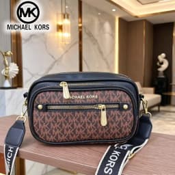 Michael Kors Women's Shoulder Crossbody Bag MK Classic Letter Camera Bag Fashionable and Casual Outdoor Shopping Travel Bag