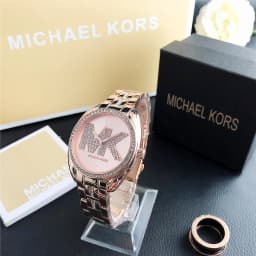 Brand new Michael Kors MK fashion single-row crystal letter watch bag, pink scale, stylish and personalized girl’s handbag