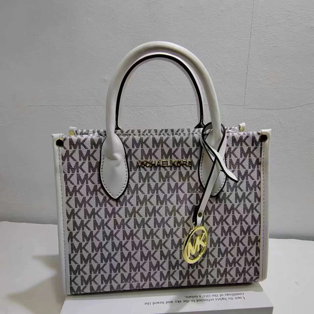 Michael Kors Mercer 2026 New Fashion High-End Medium PVC Crossbody Bag, Suitable for Women