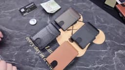Men's Pop-Up Aluminum-Framed Carbon Fiber PU RFID Blocking Bifold Wallet with AirTag Slot Credit Card Holder Fold Design