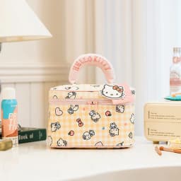 Large-capacity portable storage bag, cute plaid Sanrio Kitty makeup bag, durable canvas makeup storage bag