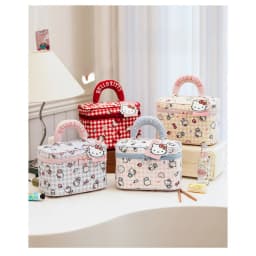Large-capacity portable storage bag, cute plaid Sanrio Kitty makeup bag, durable canvas makeup storage bag