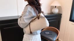 Retro Large Capacity Shoulder Tote Bag for Women Durable Material Travel Commuter Handbag Suitable for Fitness Swimming Shopping