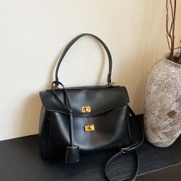 Soft French Niche Tote Bag Large Capacity Elegant Underarm Shoulder Bag Fashionable Casual Spacious Luxury Handbag